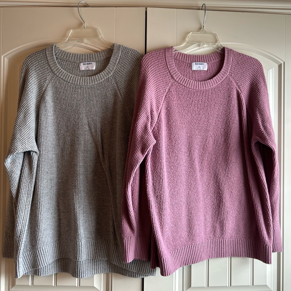 Old Navy Gray and Pink Women's Sweaters